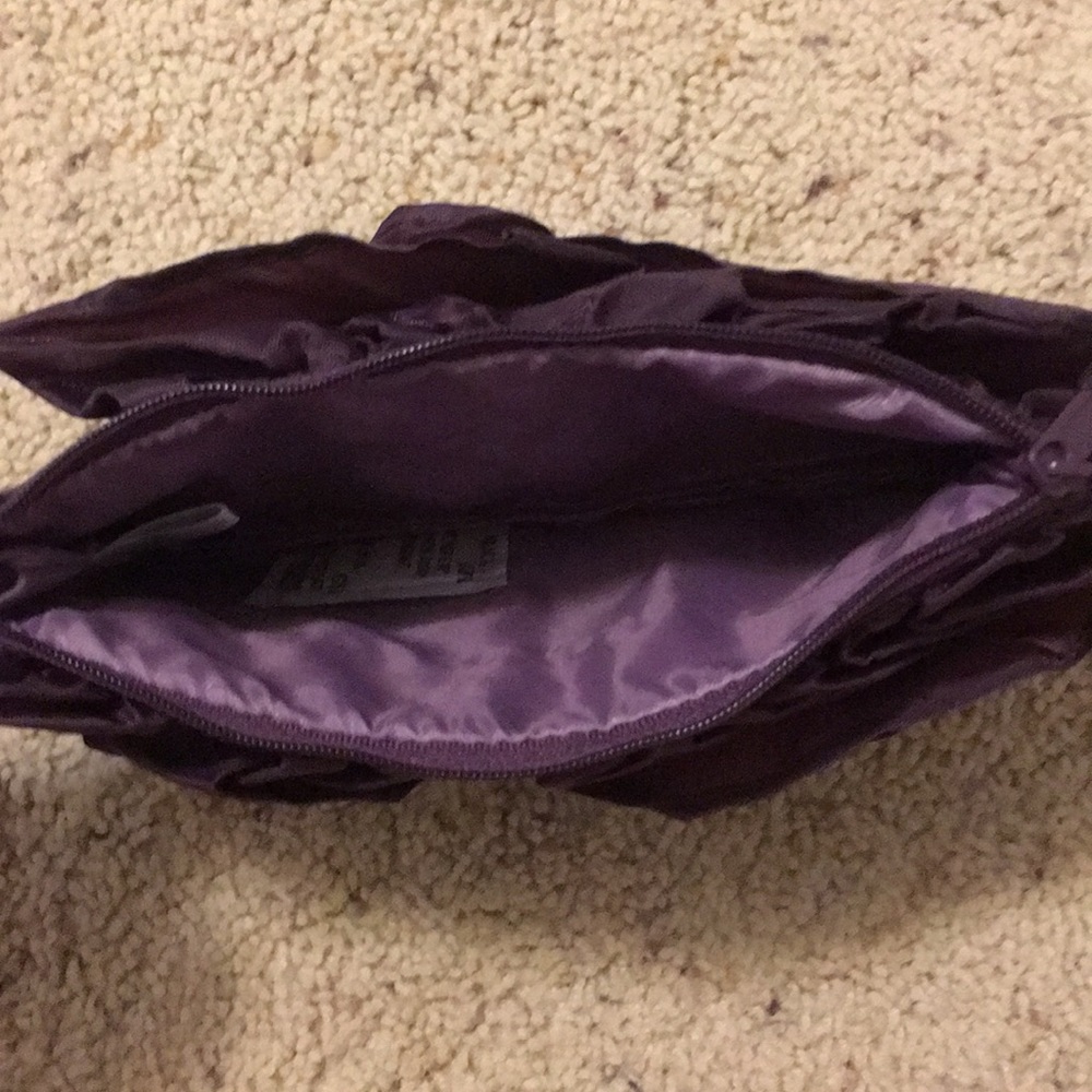 Thirty-one Ruffle Wristlet - Picture 3 of 4